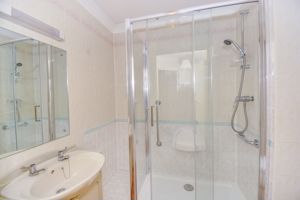 SHOWER ROOM- click for photo gallery